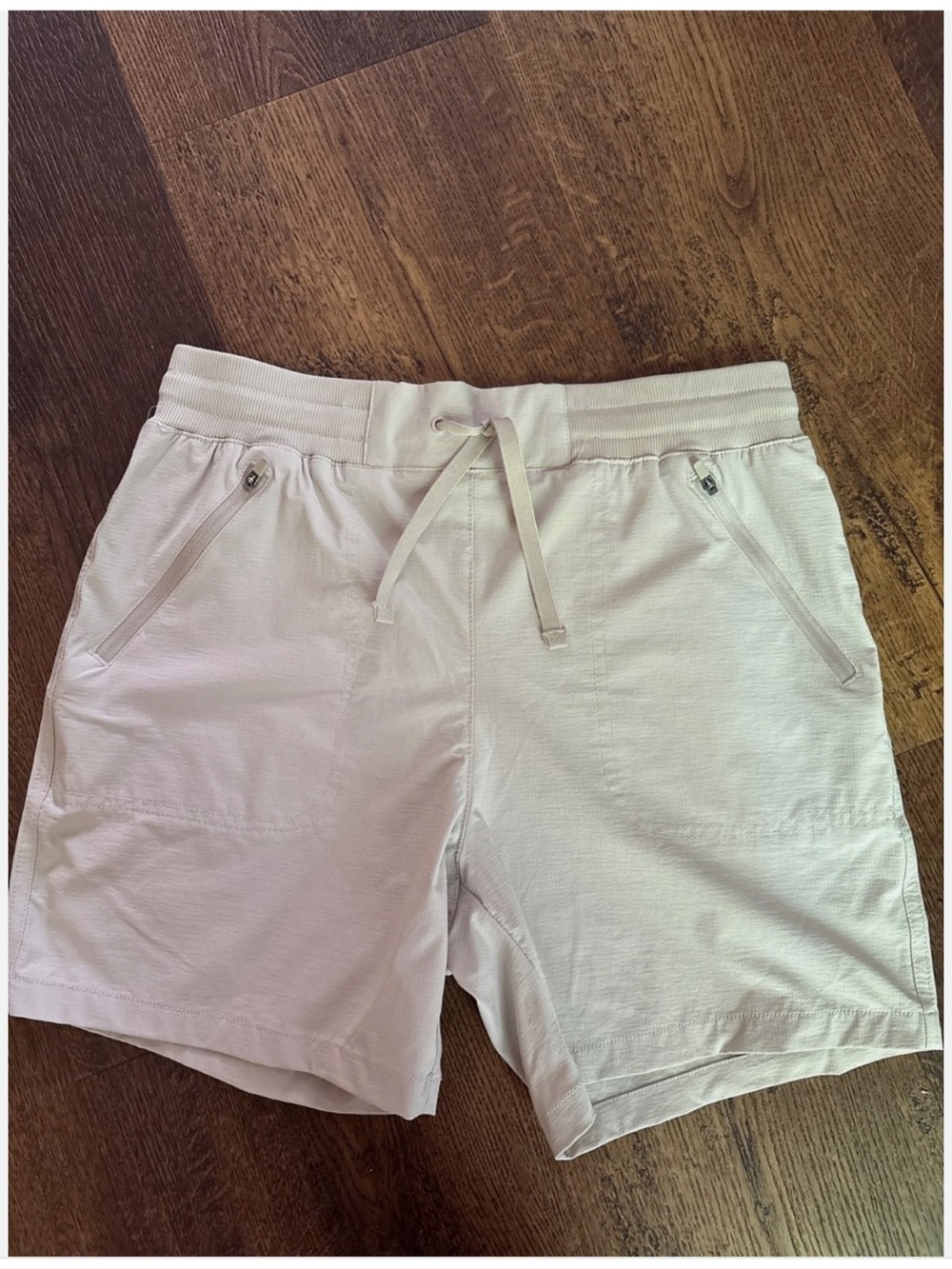 Women's EMS Eastern Mountain Sports Bermuda Shorts Size 6 NEW!